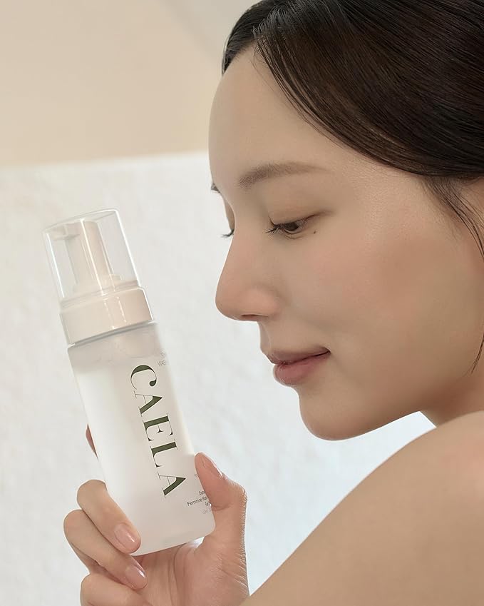 CAELA Feminine Wash Foam Fairgreen, pH-Balanced Intimate Cleanser for Women, Triple Lactobacillus Ferment Complex, Vegan K-Beauty with Green Tea & Mugwort, Sulfate-Free, 5.07 Fl Oz