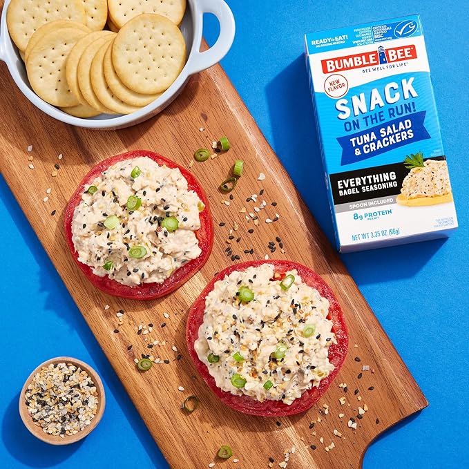 Bumble Bee Snack On The Run! Protein Snack Pack - 8g Protein per Box - Everything Bagel Seasoned Tuna Salad with Crackers Kit - Ready to Eat Easy-Open Can - Wild Caught MSC-Certified Tuna (Pack of 1)